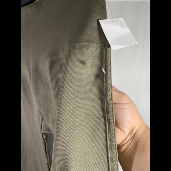 NEW $72 SPANX Seamless Capri Leggings in Olive Green [PLUS SZ 1X‎ ] - Picture 9 of 12